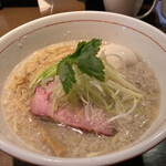 麺や 虎徹 - 背脂地鶏中華そば(手もみ麺 塩＋味玉）