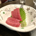 わか月 - 生本マグロ刺(中トロ) 1,190円