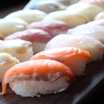 露菴 - 全てのコースに寿司食べ放題付き