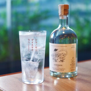 まずは看板商品の"ジンハイ"で乾杯！