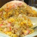 中華料理 鳳凰 - ほうら、色んな具が入ってますよ。パクッ、モグモグモグモグモグモグモグモグ…うーん、なんて美味しいんだ。