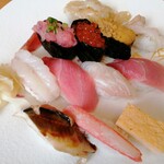 Sushi domuburi nomise kuukai - 特上握り　3000円　フカヒレ握りもあるよ