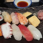 Sushi Miyako - ランチの握り。
