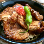 橅 - 料理写真:豚丼
