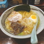 丸ちゃんラーメン - 豚骨醤油ラーメン