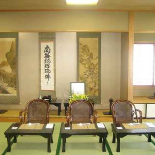 We offer a room ideal for memorial services and ceremonies.