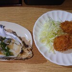ざわさん - 赤崎　殻カキ250円カキフライ1個100円(2個から)