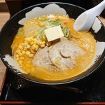 雪あかり 新千歳空港店 - 味噌バターコーンラーメン もやしも乗ってボリュームあり。