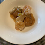 中国飯店 琥珀宮 - 海老と豆腐の冬菜煮込み
