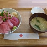 本鮪丼なかばやし - まぐろ増し丼（大盛）