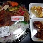 キッチンパートナー ヤマワ - 料理写真:ジャンボ弁当(398円＋税)、若鶏の唐揚げ酢豚風(164円＋税)、ヤマワ特製玉子焼き(133円＋税)