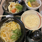 Hanamaru Udon - 冷明太おろししょうゆ小、塩豚丼、生姜玉子あんかけ小、揚げ玉