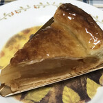 デリカ＆ラウンジ コフレ - シャキシャキリンゴとサクサクパイの王道アップルパイです。