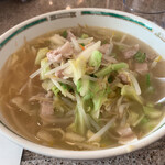 ニューチャイナ、８８８ - 料理写真:塩ラーメン