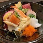 割烹 まち鮨 - ランチちらし（味噌汁付き）…税込990円