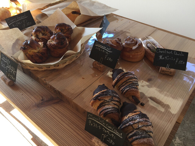 外浦海岸ベーカリー Doug ダグ 伊豆急下田 パン 食べログ