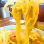 ラーメンさんぱち - 味噌ラーメン　８５０円（税込）の麺のアップ【２０２０年９月】