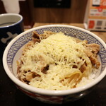 吉野家 - チーズ牛丼・並盛（460円）