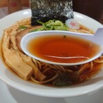 まぐちゃんラーメン - 極! 鶏らぁめん 醤油のスープ