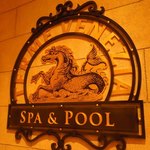 ヒッポカンピ - 店の入り口のプレート