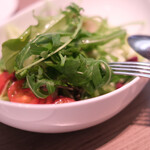 ヴィラッツァ - グリーンサラダ 自家製赤玉ねぎドレッシング
