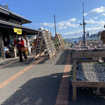 お魚いちば おかせい - 魚が干されてます。イワシの試食美味しかった(*ΦωΦ)