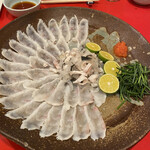 龍文支店 - 天然虎河豚のお刺身