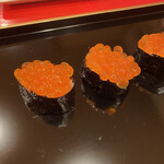 龍文支店 - イクラの軍艦巻き