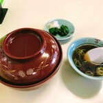 Chuuka Ryouri Manraku - 中華料理 万楽　蓋付きで登場