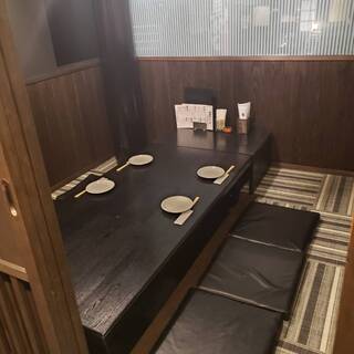 完全個室の掘りごたつ席完備‼