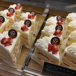 アカシエ - ケーキショーケース