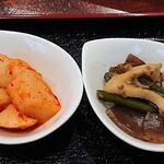 韓国料理 プサンハン - ブサンハン @西葛西 ランチ ユッケジャンに付くカクテキ・蒟蒻の炒め物