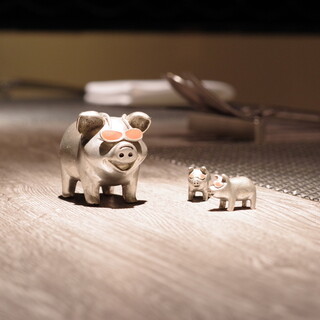 ソファーと椅子のお席です。予約状況で椅子同士のテーブル席に代わる場合ございます。