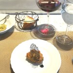 La Brianza - しらすのフリテッレイカスミチュイルとイカスミソース。しらすのフリテッレ久しぶりにいただき、ちょうどいただきたい気持ちだったのが通じたようで嬉しい。イカスミソースもチュイルも、おしゃれでおいしさ格上げ☆