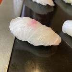 Yakko zushi - 石鯛（梅塩）