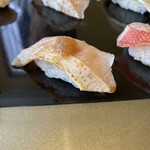 奴寿司 - むつ（玉葱醤油）