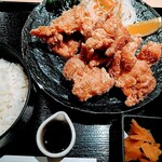 釧路ふく亭 - 釧路ザンギ定食（1045円）