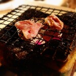 居酒屋 ニクヤウサギ - ★七輪で炙って…