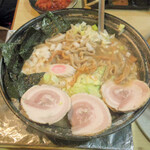 焼肉 はせ川 - 燕三条背脂ラーメン＋キャベツ＝苦郎ラーメン