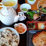 カフェラウンジ コロン - 