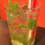 El Coyote - モヒート Mojito : キューバのカクテル 甘酸っぱくてミントが爽やか〜！