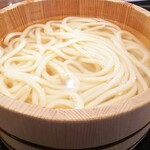 Marugame Seimen - 釜揚げうどん大400円 ちくわ天120円 いなり100円