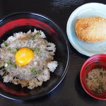 田子の浦港 漁協食堂 - 赤富士丼と、しらすコロッケ