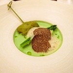 オーベルジュ・ド・リル トーキョー - グリーンアスパラガスのヴルーテ　ほたて貝のクネル