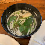 西洋食堂 木乃花 - エノキと三つ葉の味噌汁