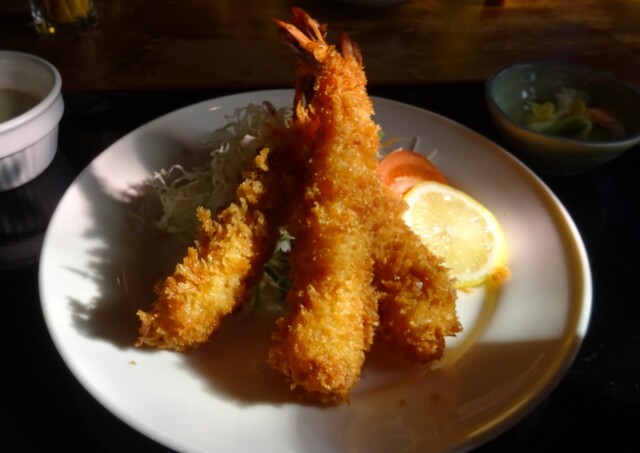 海老フライに魅せられ 誘 いざな う By 毛沢山 ボンドール 吹上 洋食 食べログ