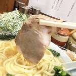 Genkiya - チャーシューは肩ロース。歯ごたえのあるタイプです。