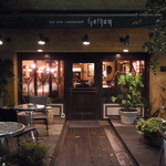 ゴッサム - ファサード