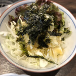 炭火焼肉 久 - 海苔のサラダ