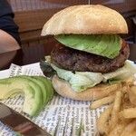 チェビーズハンバーガー - アボカドバーガー、アッセンブリ完了